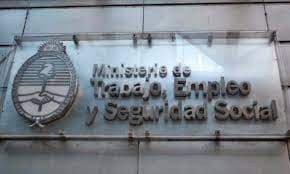 Inhabilitación laboral y derecho a la indemnización según la LCT